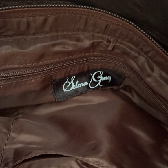 Selena Gomez Metallic Finish Purse - Picture 3 of 4